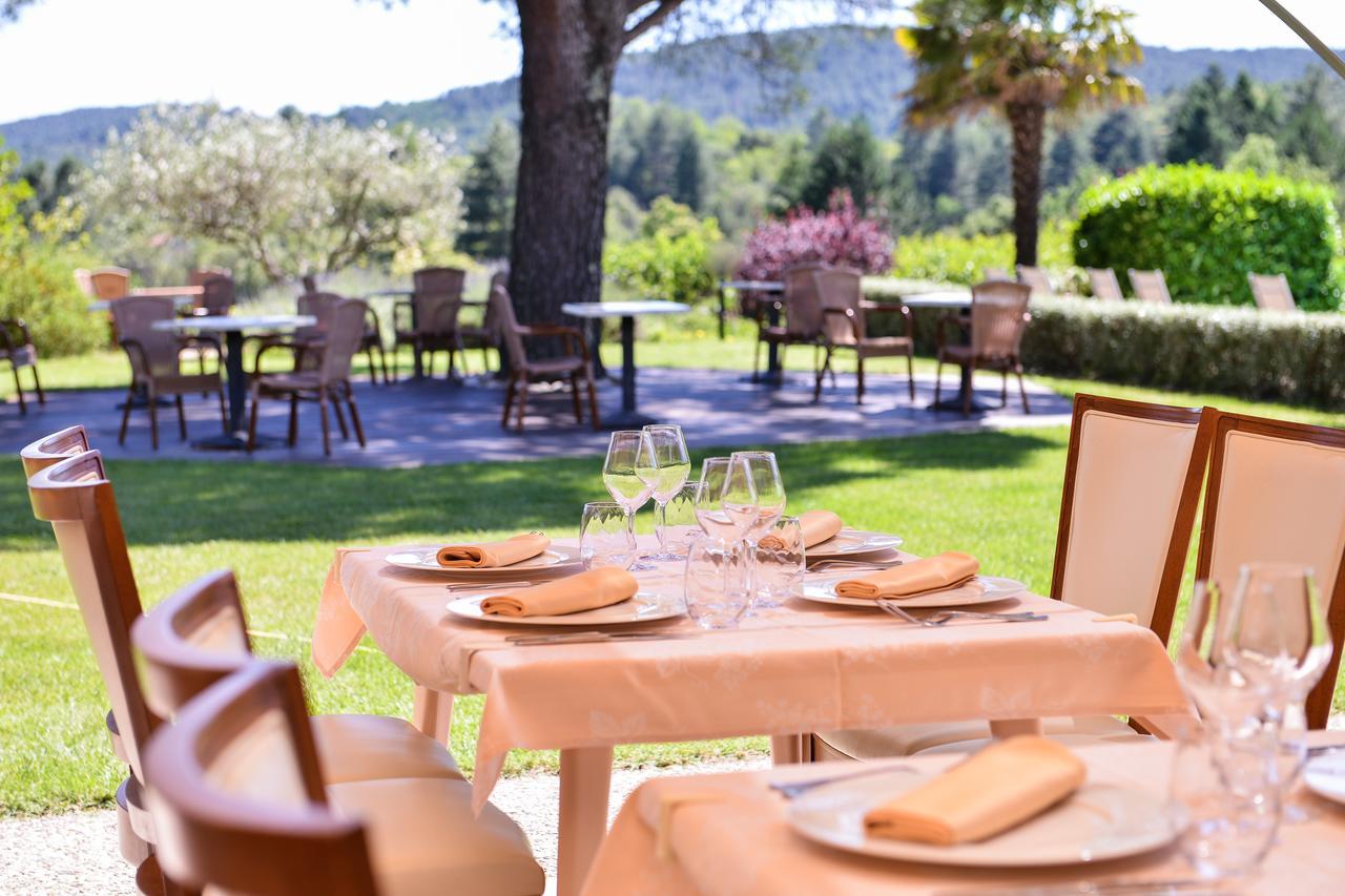 Logis Hotel Restaurant Le Chene Vert Rocher Exteriér fotografie